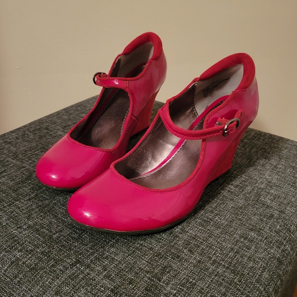 White Mountain, Red Mary Jane Wedge Heel, 7.5